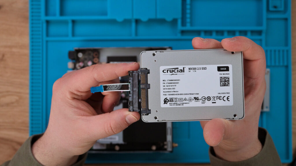ASUS PB60 SSD Einbau 1