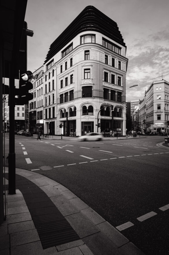 Hamburg Innenstadt Kreuzung Nikon 20mm 1.8 S